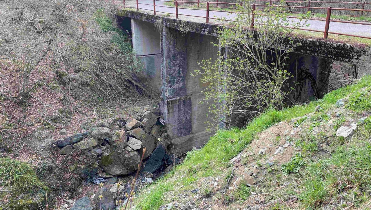 Si può riaprire il ponte in località Taravelli di Ferriere. I lavori sono terminati e il comune può revocare l’ordinanza di chiusura della strada